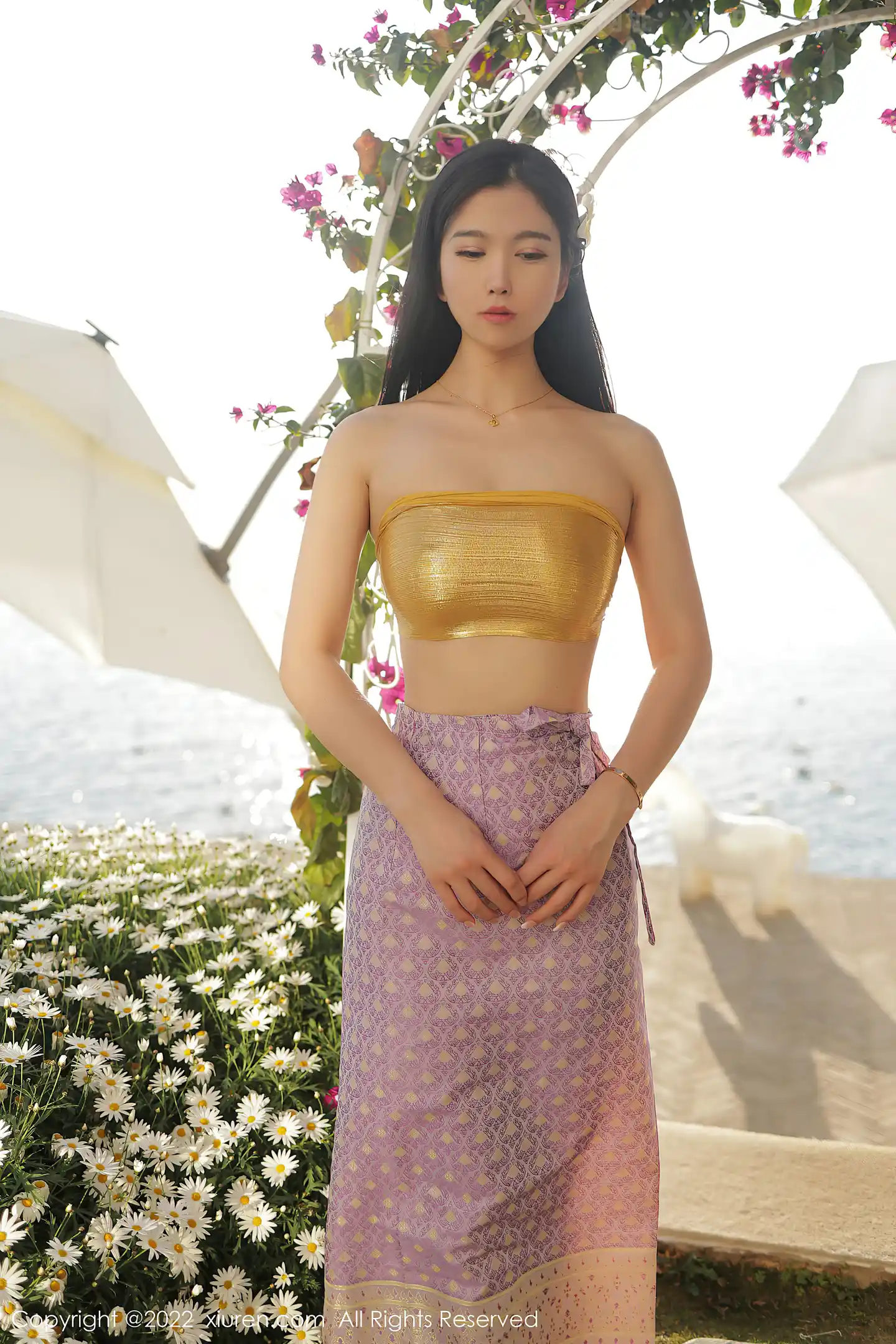 图片[6]-[XiuRen秀人网] VOL.5135 模特李雅柔大理旅拍洱海场景黄色抹胸服饰秀高挑身材诱惑写真67P-秀人网官方网站